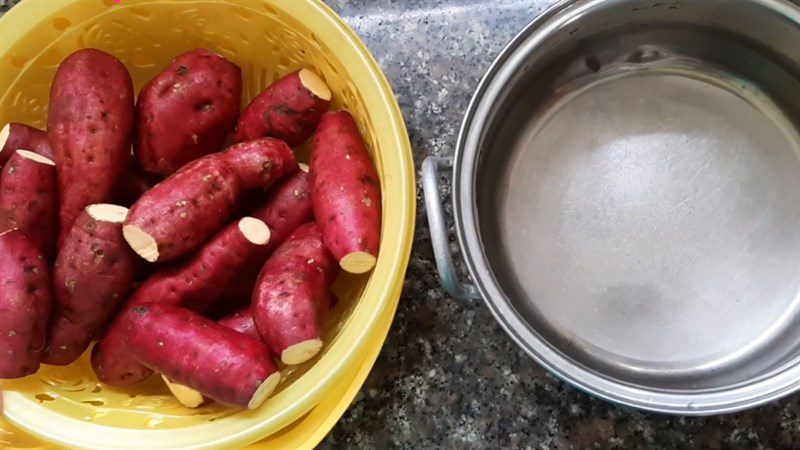 Ingredients for boiled sweet potato dish