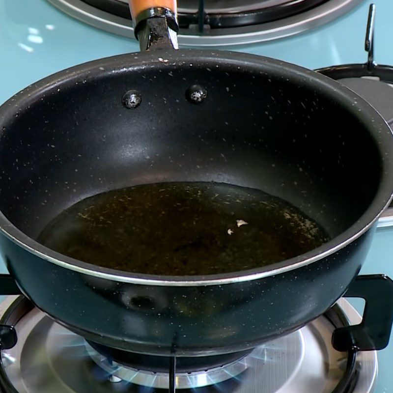 Step 2 Cook the seasoning mixture for vegetarian okra stew