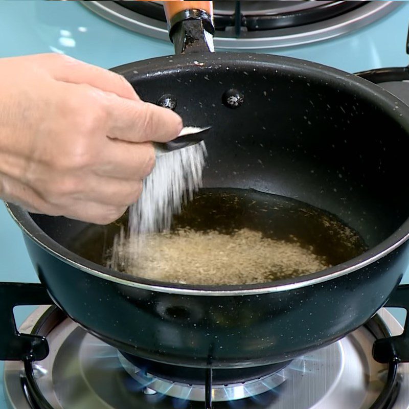 Step 2 Cook the seasoning mixture for vegetarian okra stew