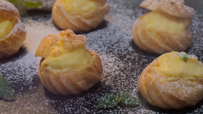 Cream puff made with an air fryer