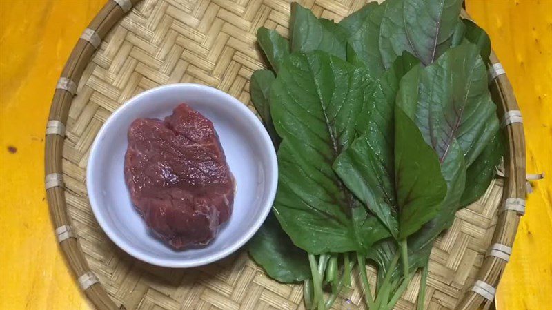 Ingredients for the amaranth porridge dish for babies