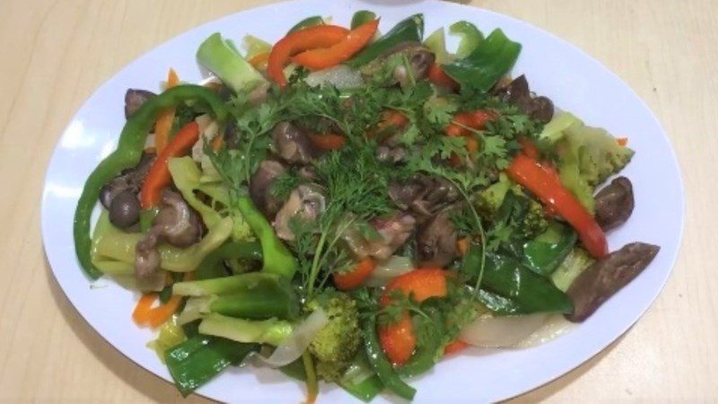 Chicken intestines stir-fried with vermicelli