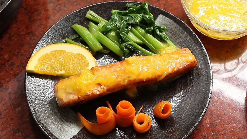 Grilled salmon with orange sauce