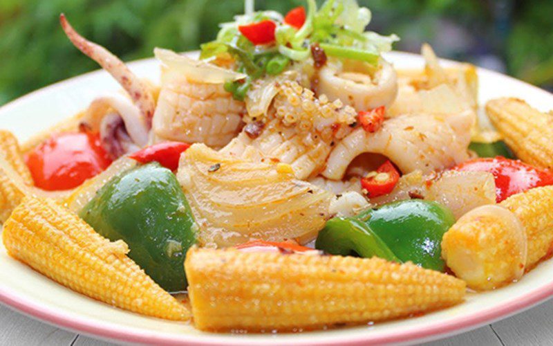 Stir-fried squid with vegetables