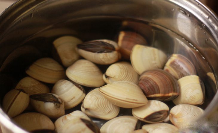 Step 1 Prepare the Ingredients for Stir-fried Clams