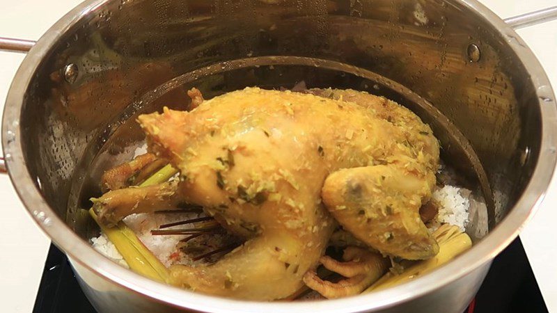 Steamed salted chicken with lemongrass