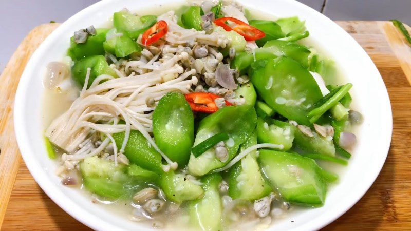 Stir-fried clams with gourd