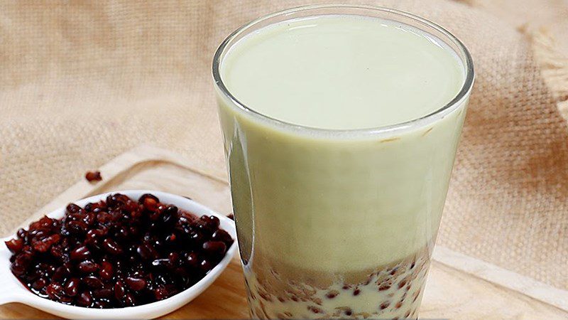 Red bean milk tea