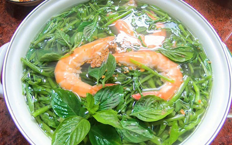 Water spinach soup with shrimp