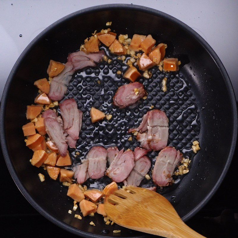 Step 2 Fry the rice for Fried Rice with Lychee