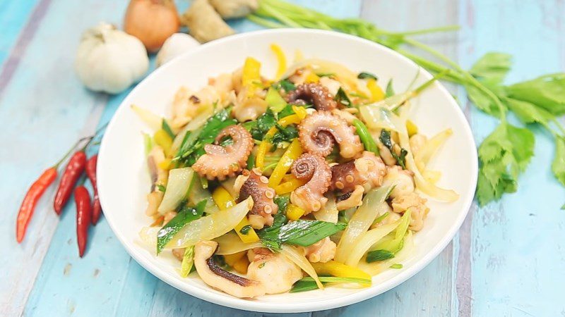 Stir-fried octopus with celery