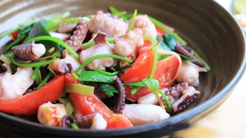 Stir-fried octopus sweet and sour