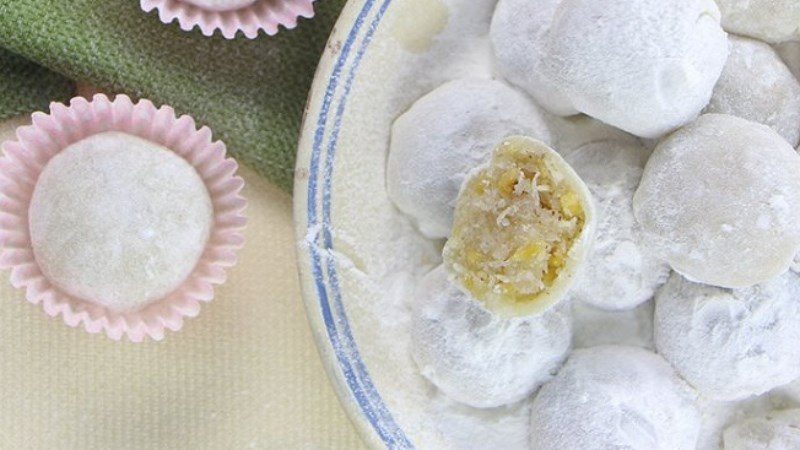 Steamed buns with sweet filling