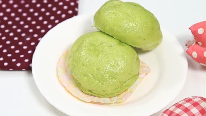 Green tea bun