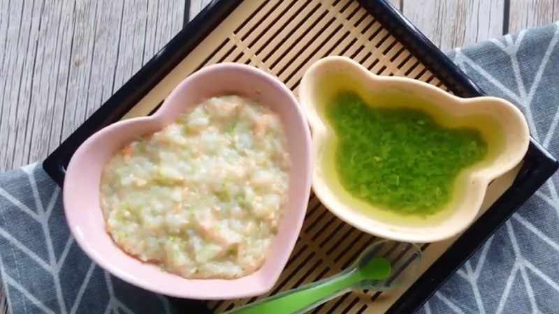 Salmon porridge with asparagus