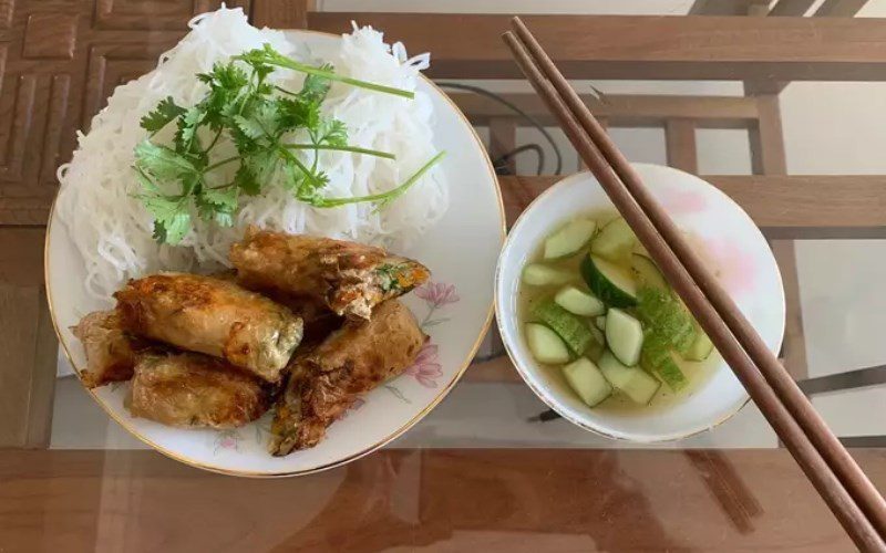 Snail spring rolls