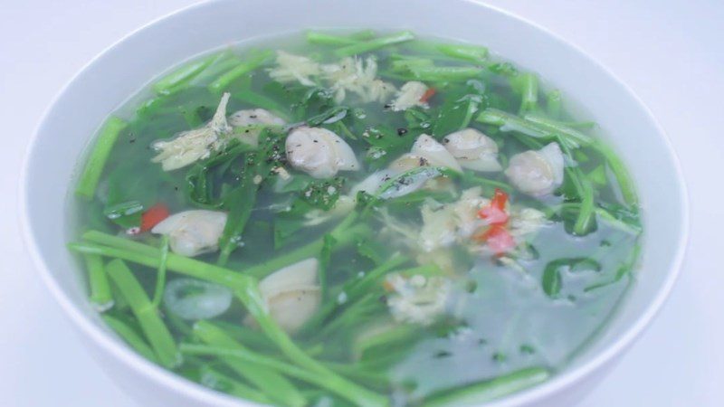 Clam soup with morning glory