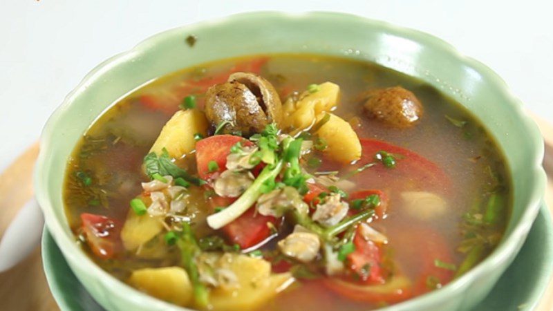 Clam soup with vegetables