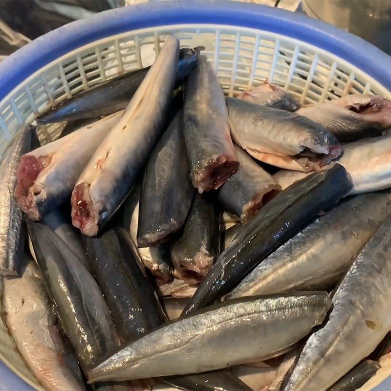 Step 1 Prepare the mackerel Mackerel with Tamarind