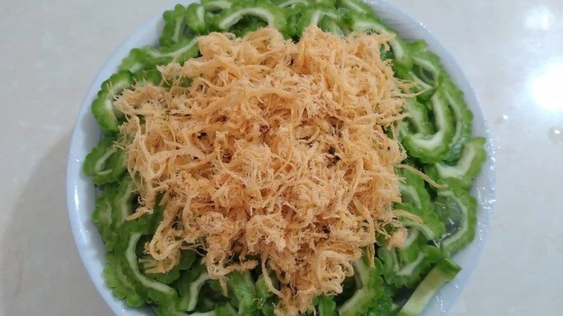 Bitter melon salad with shredded pork