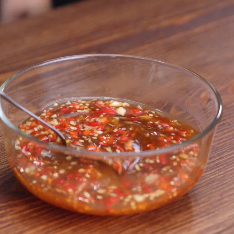 Step 4 Make the dipping sauce for chicken with fish sauce