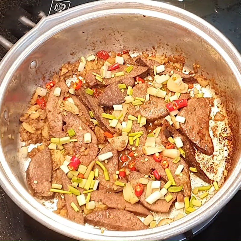 Step 3 Stir-fried liver with garlic Stir-fried liver with garlic