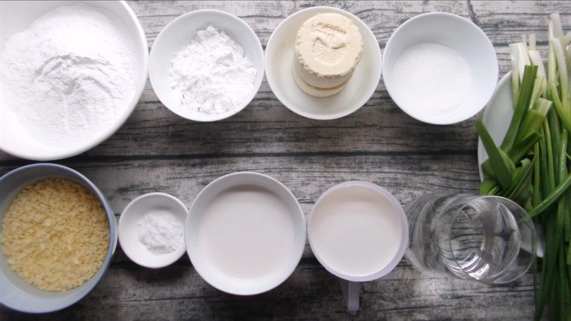 Ingredients for sweet bánh bèo dish