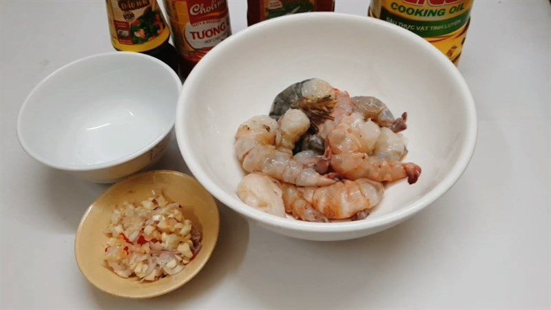 Ingredients for salty shrimp dish, salty shrimp stir-fry