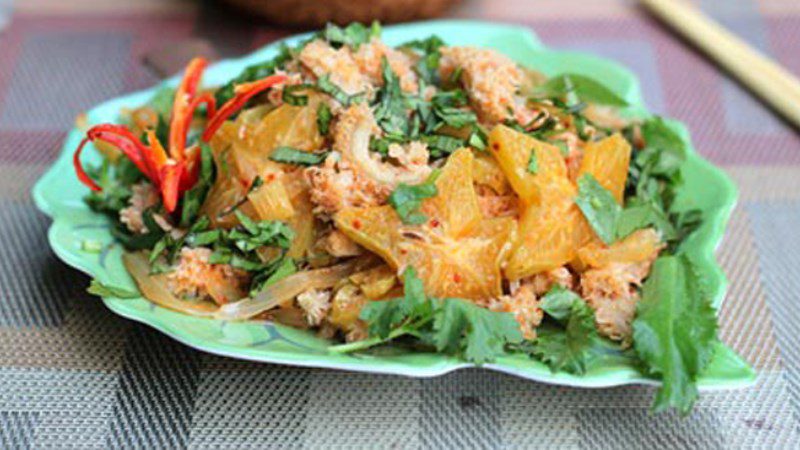 Buffalo meat stir-fried with starfruit