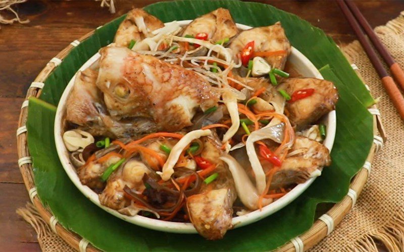 Steamed red tilapia with vermicelli