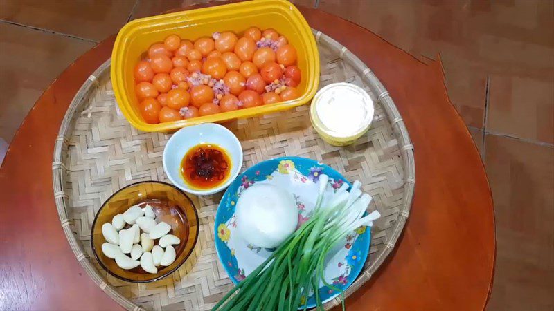 Ingredients for stir-fried young chicken eggs