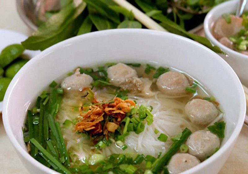 Beef noodle soup with meatballs