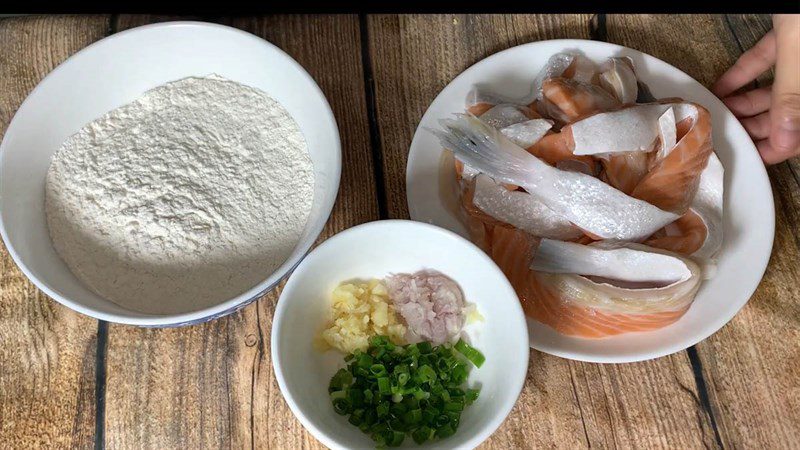 Ingredients for fried salmon belly with fish sauce