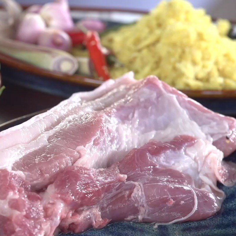 Step 1 Prepare the ingredients for Fried Pork Belly with Moc Mat Leaves