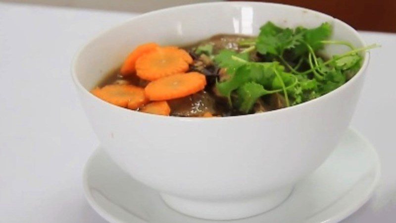 Stewed pig's heart with medicinal herbs