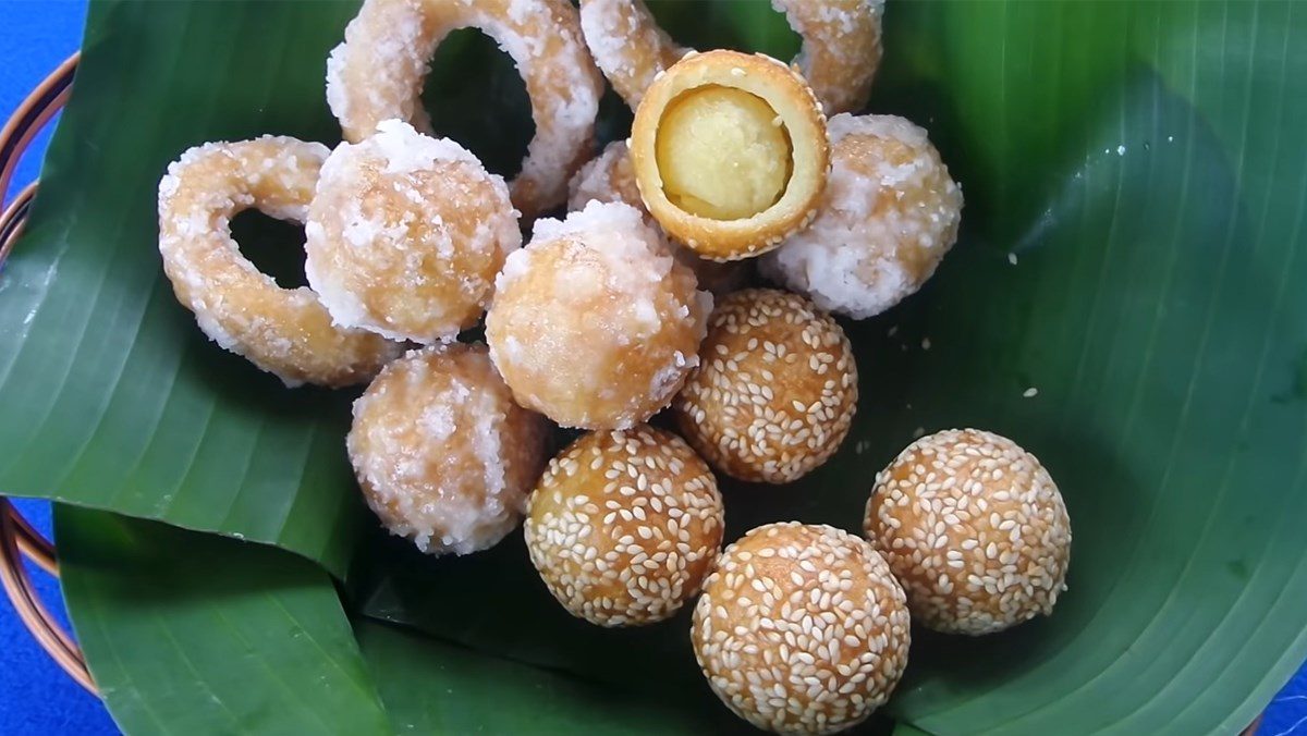 Orange cake with sesame sugar coating