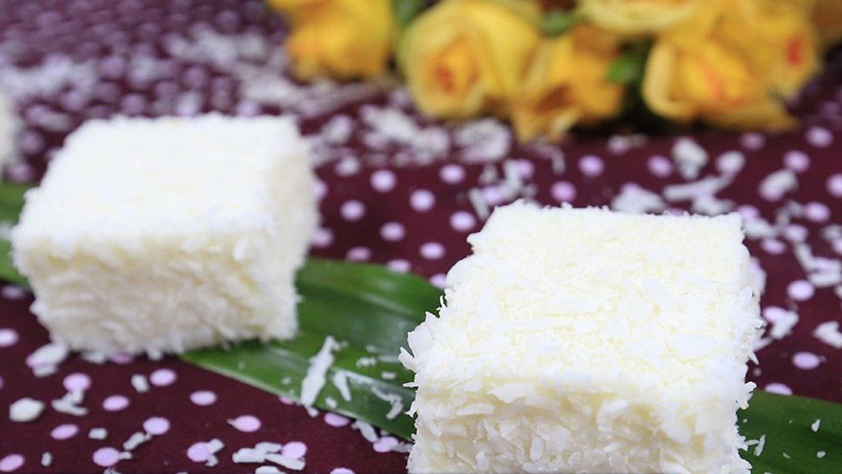 Coconut milk cake with gelatin