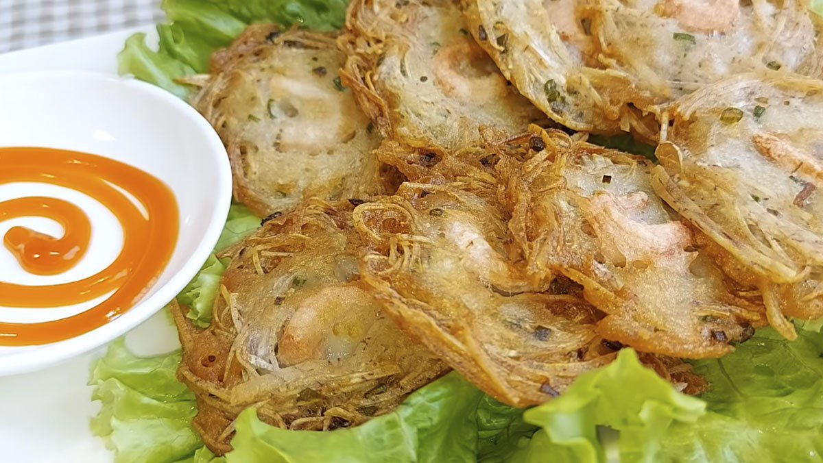 Vegetarian shrimp cakes with taro