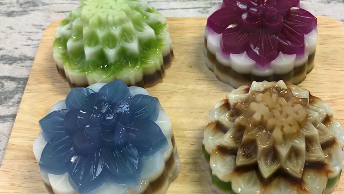 Jelly cake for Mid-Autumn Festival with cheese filling