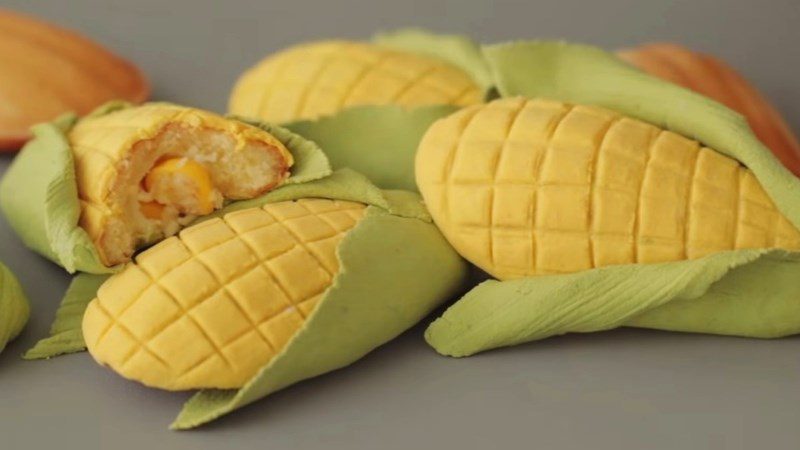 Madeleine shell cake with corn