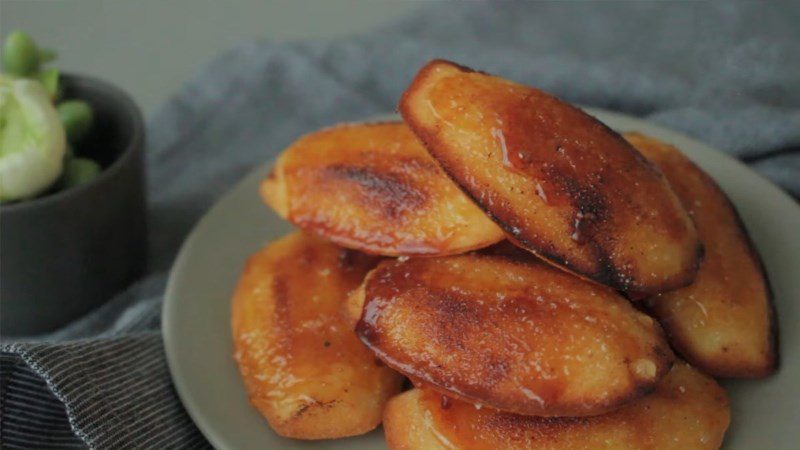 Traditional madeleine shell cake