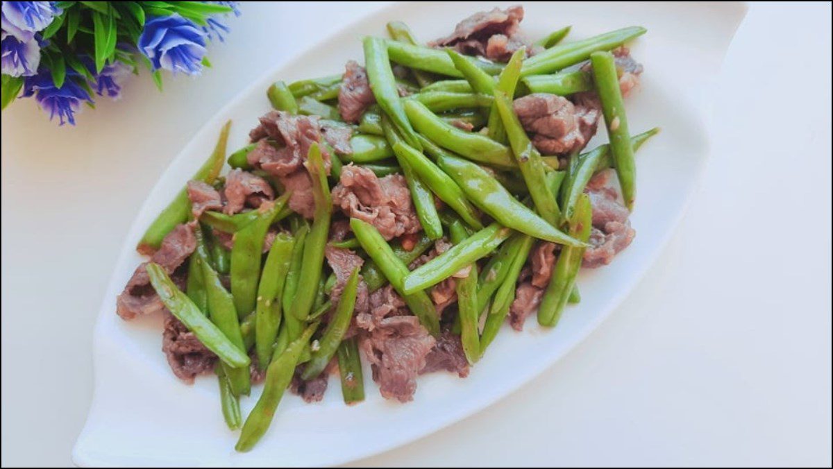 Stir-fried beef with green beans