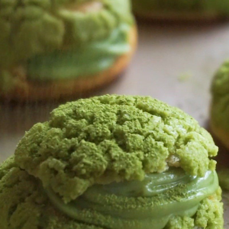 Step 6 Fill with green tea cream Green tea cream puff with green tea filling