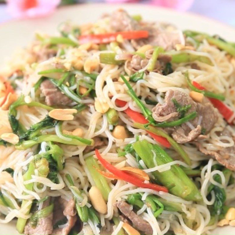 Step 4 Final Product Stir-fried noodles with beef and celery