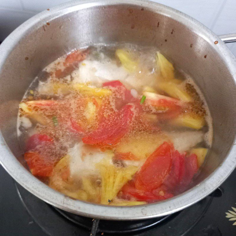 Step 3 Cooking Mackerel Soup (recipe shared by a user)