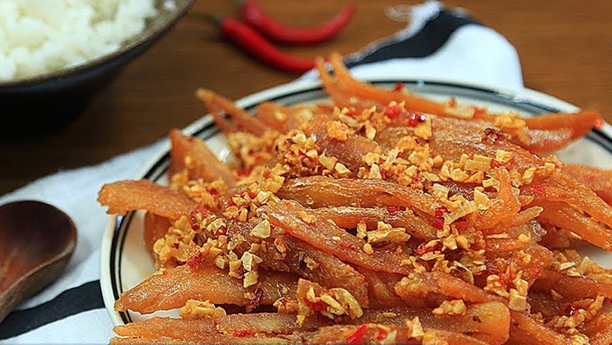 Fried Fish with Garlic and Chili