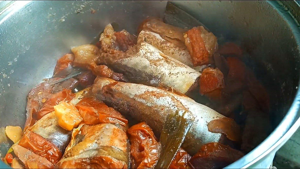 Braised Mackerel with Tomato