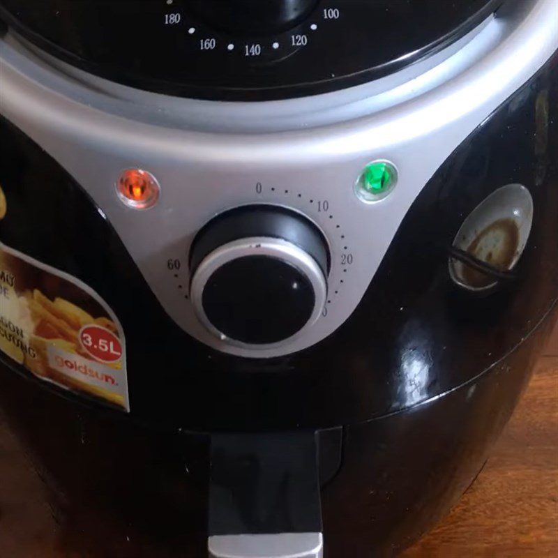 Step 3 Fry the fish Fried fish with foil in an air fryer