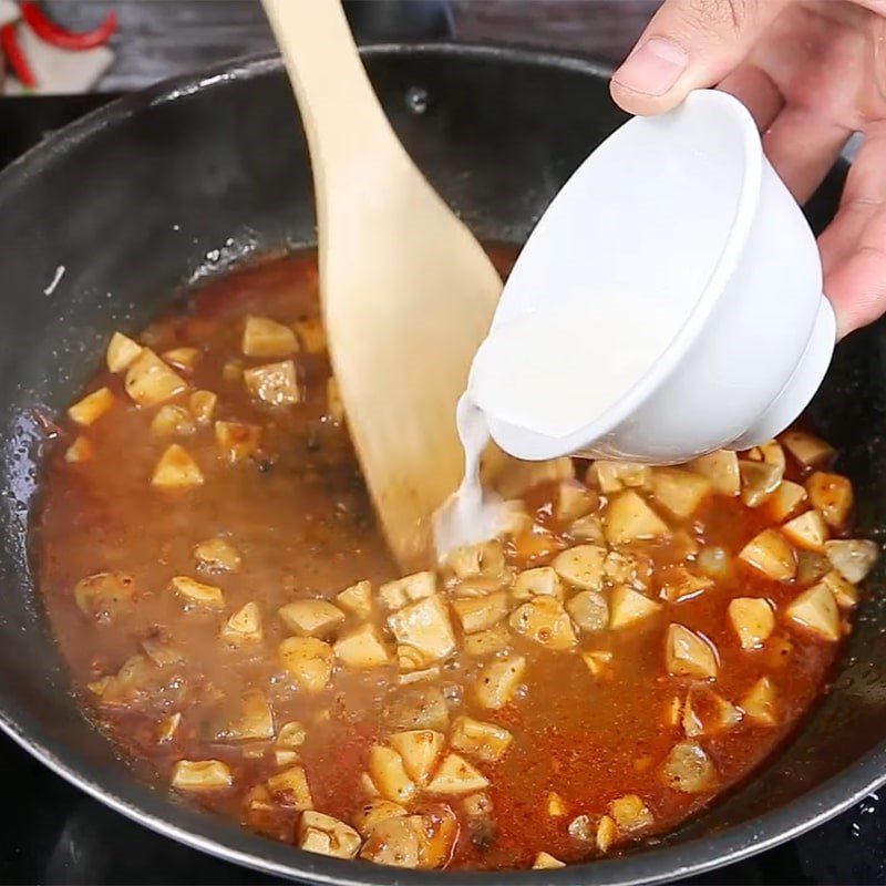 Step 3 Make straw mushroom sauce for tofu