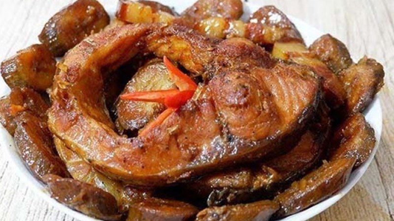 Braised Carp with Green Bananas